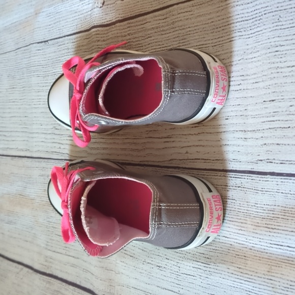 Girls converse 🩷🩶 - Picture 6 of 8